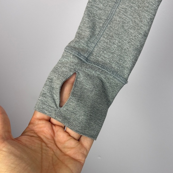 Puma Athletic Athleisure Casual Gray Quarter-Zip Small Pullover - Picture 5 of 10